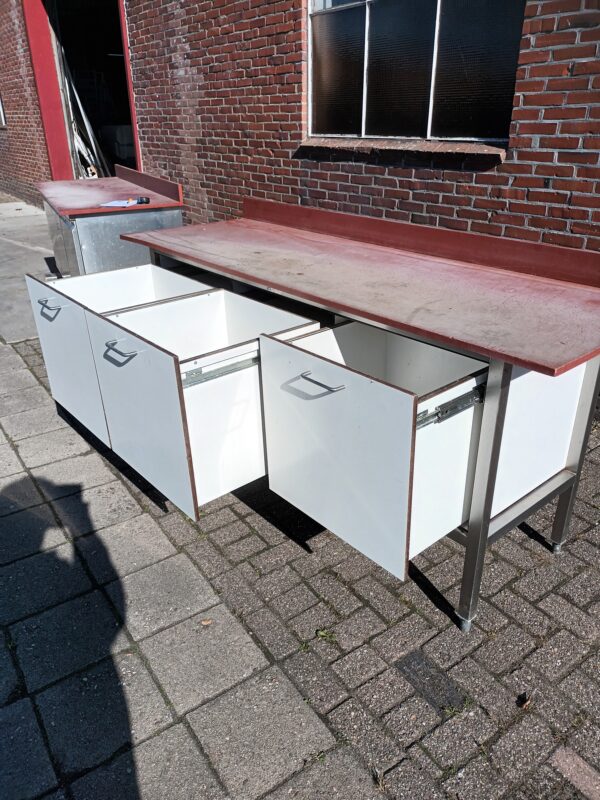 Werktafel 210x70x90 met 3 laden 50x50x50 Trespa - Afbeelding 2