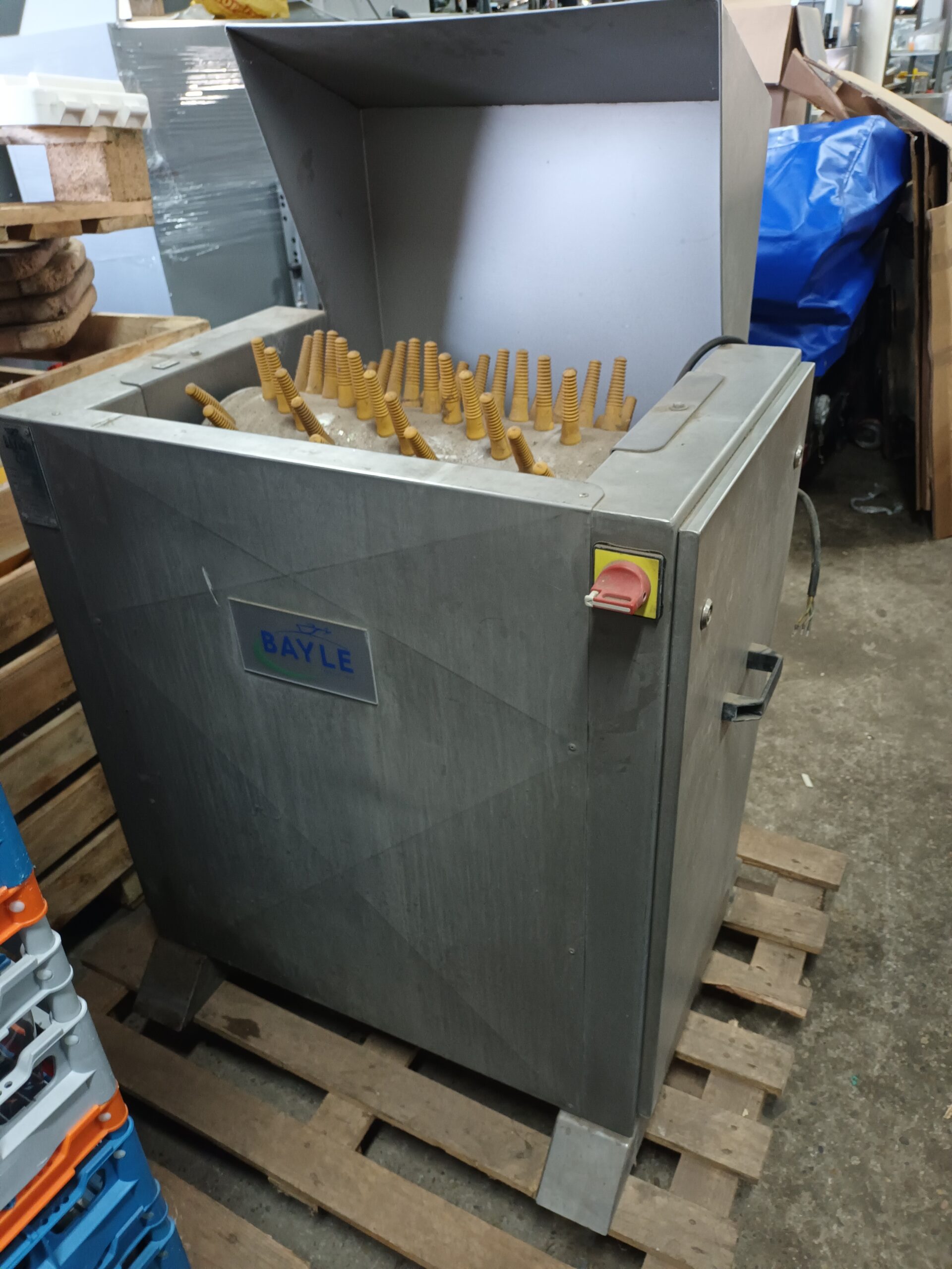 Bayle pluk machine Type M55 380V/50Hz.